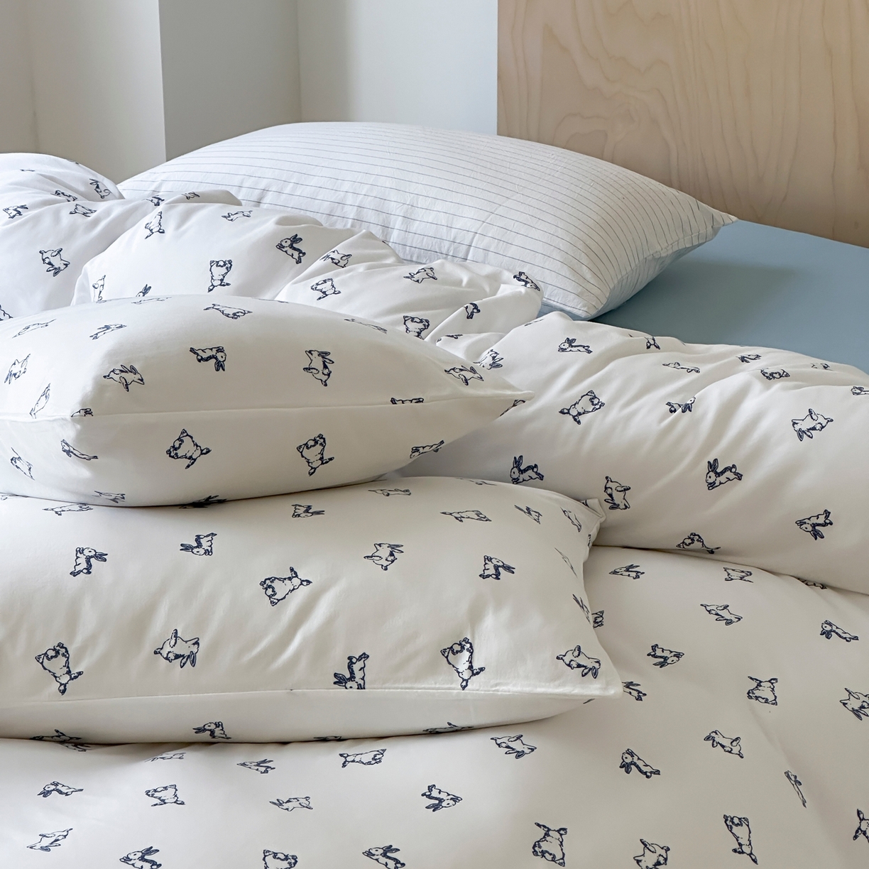 91家纺网 家纺一手货源 找家纺 爱丽丝 2026新款全棉针织四件套 屁屁兔