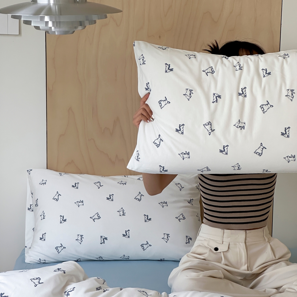 91家纺网 家纺一手货源 找家纺 爱丽丝 2026新款全棉针织四件套 屁屁兔