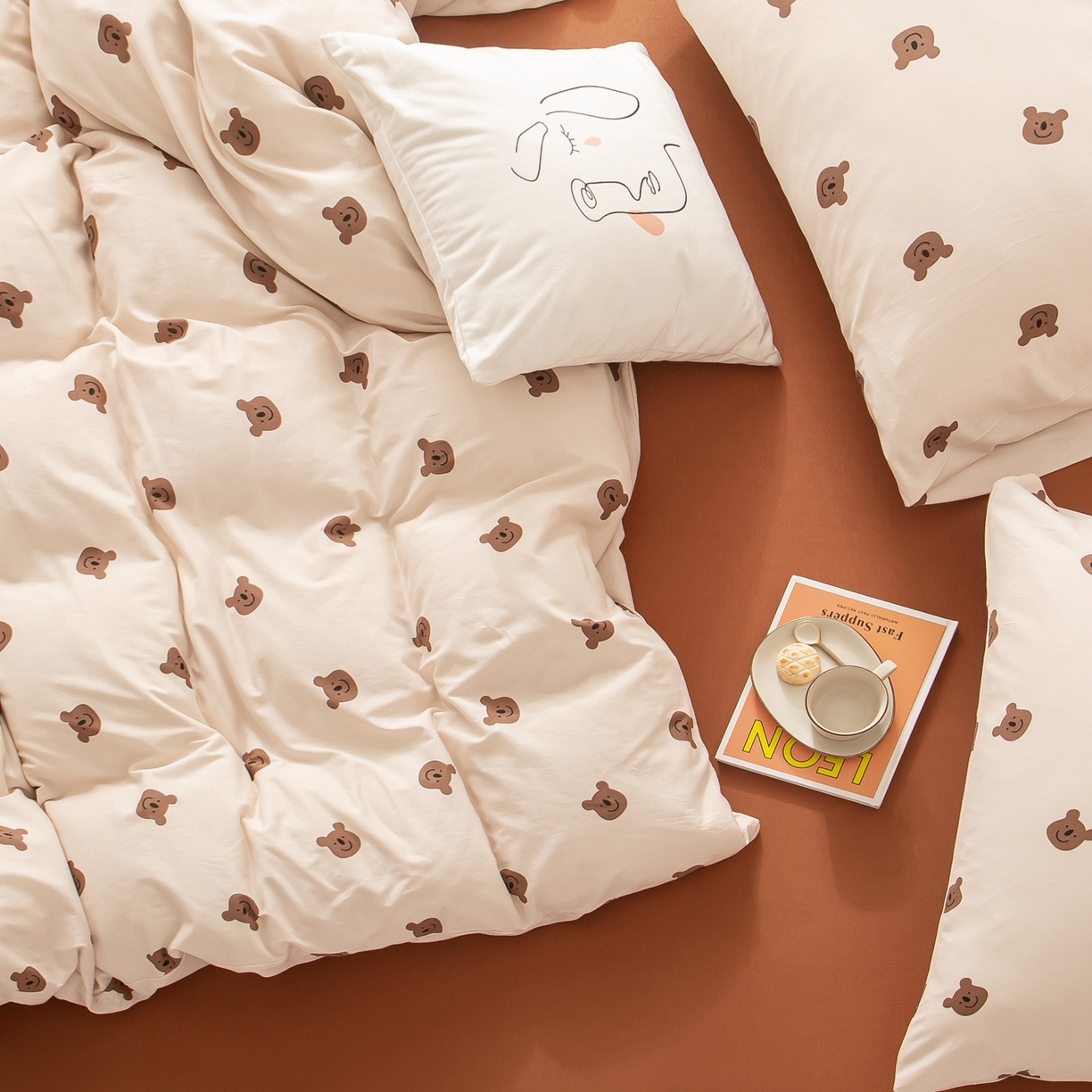 91家纺网 家纺一手货源 找家纺 爱丽丝 2026新款全棉针织四件套 晚安熊-米