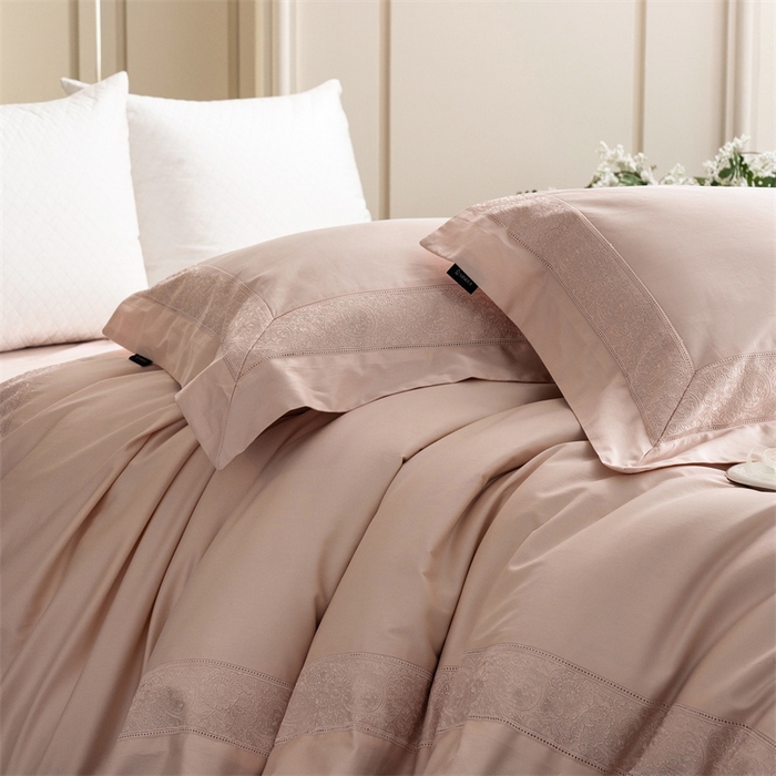 91家纺网 家纺一手货源 找家纺 馨蕊家居 2025秋冬新品超细旦磨毛高奢系列四件套-兰芙 兰芙-蔷薇粉