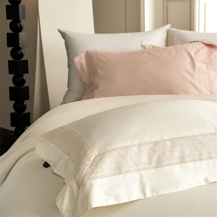 91家纺网 家纺一手货源 找家纺 馨蕊家居 2025秋冬新品超细旦磨毛高奢系列四件套-兰芙 兰芙-月光白