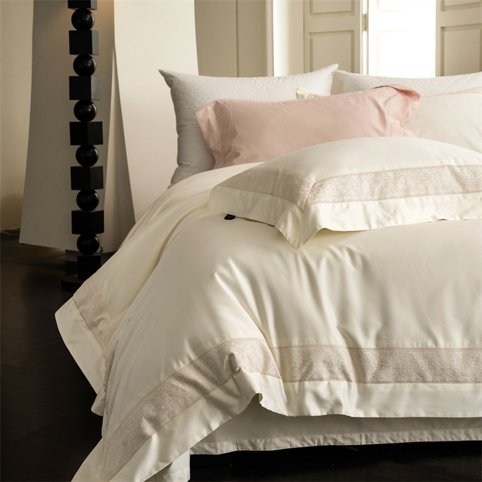 91家纺网 家纺一手货源 找家纺 馨蕊家居 2025秋冬新品超细旦磨毛高奢系列四件套-兰芙 兰芙-月光白