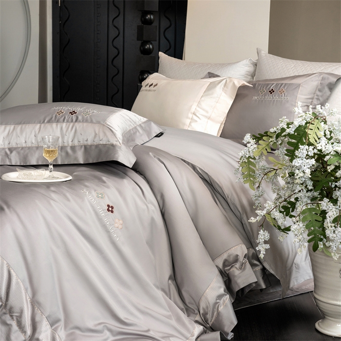 91家纺网 家纺一手货源 找家纺 馨蕊家居 2025秋冬新品超细旦磨毛高奢系列四件套-知禾 知禾-高级灰