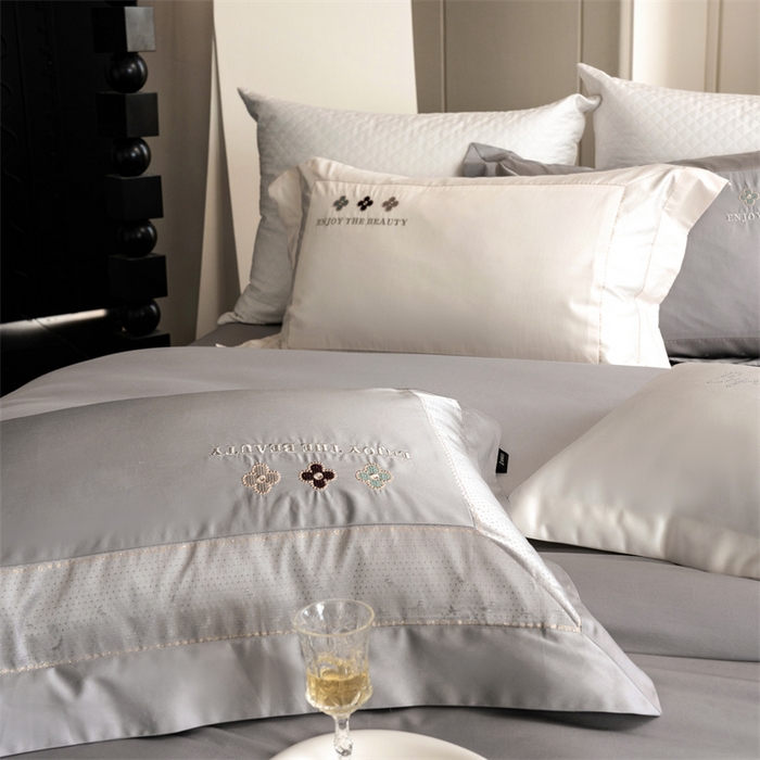 91家纺网 家纺一手货源 找家纺 馨蕊家居 2025秋冬新品超细旦磨毛高奢系列四件套-知禾 知禾-高级灰