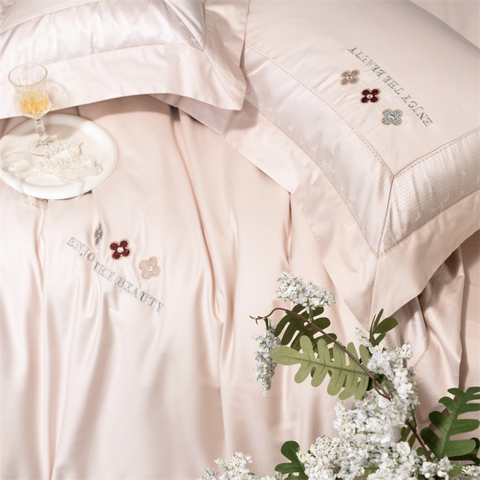 91家纺网 家纺一手货源 找家纺 馨蕊家居 2025秋冬新品超细旦磨毛高奢系列四件套-知禾 知禾-蔷薇粉