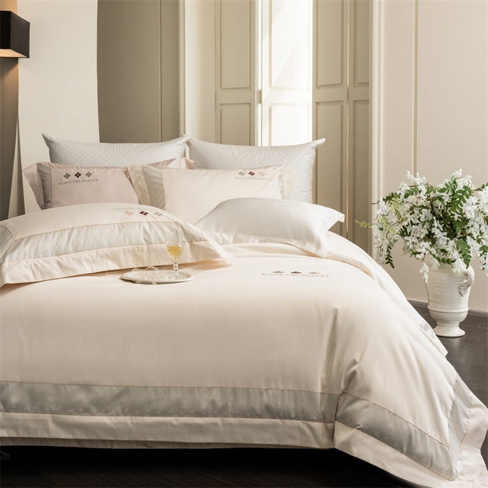 91家纺网 家纺一手货源 找家纺 馨蕊家居 2025秋冬新品超细旦磨毛高奢系列四件套-知禾 知禾-月光白