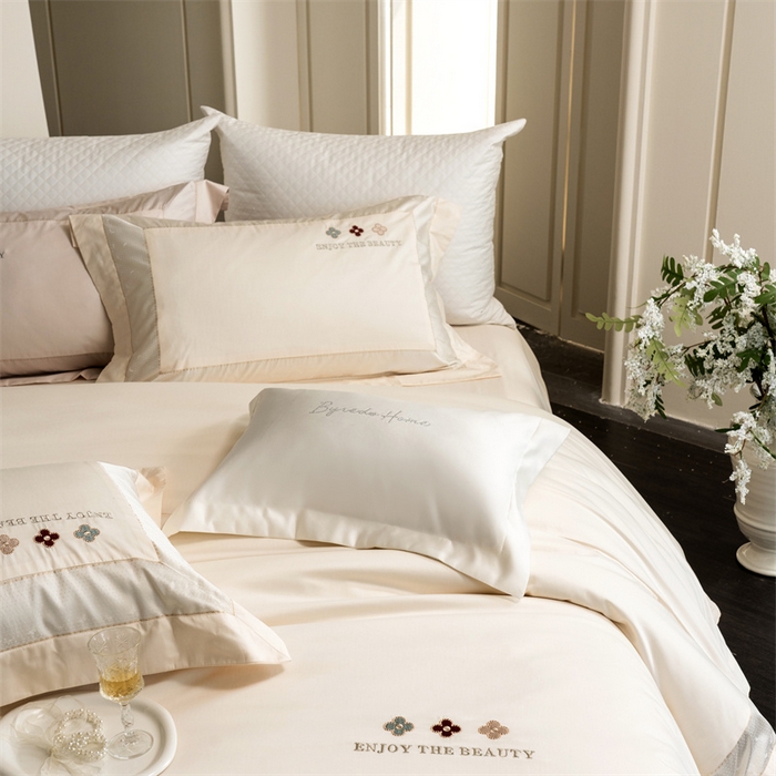 91家纺网 家纺一手货源 找家纺 馨蕊家居 2025秋冬新品超细旦磨毛高奢系列四件套-知禾 知禾-月光白