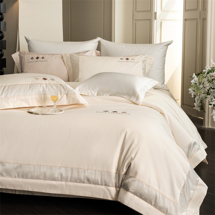 91家纺网 家纺一手货源 找家纺 馨蕊家居 2025秋冬新品超细旦磨毛高奢系列四件套-知禾 知禾-月光白