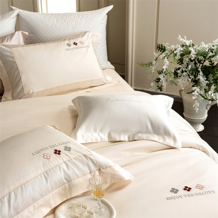 91家纺网 家纺一手货源 找家纺 馨蕊家居 2025秋冬新品超细旦磨毛高奢系列四件套-知禾 知禾-月光白