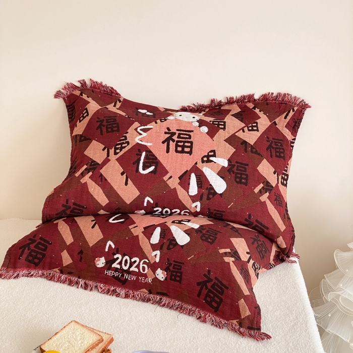 91家纺网 家纺一手货源 找家纺 麻依 2025新款四层纱布全棉新年大红枕巾流苏婚庆枕盖 福气满满
