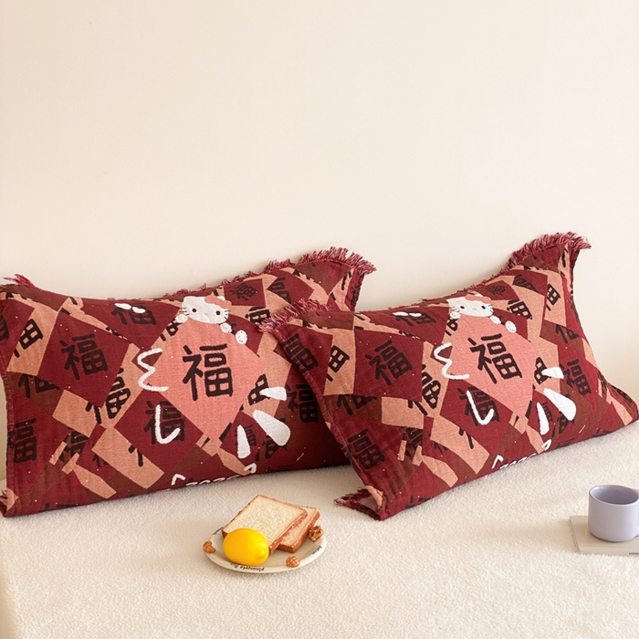 91家纺网 家纺一手货源 找家纺 麻依 2025新款四层纱布全棉新年大红枕巾流苏婚庆枕盖 福气满满