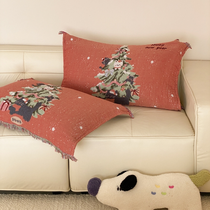 91家纺网 家纺一手货源 找家纺 麻依 2025新款四层纱布全棉新年大红枕巾流苏婚庆枕盖 圣诞小猫