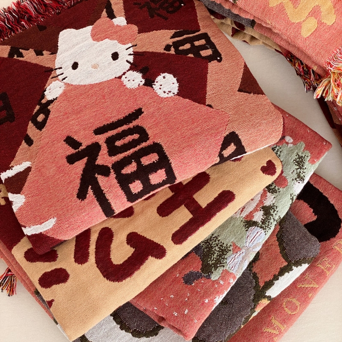 91家纺网 家纺一手货源 找家纺 麻依 2025新款四层纱布全棉新年大红枕巾流苏婚庆枕盖 组合