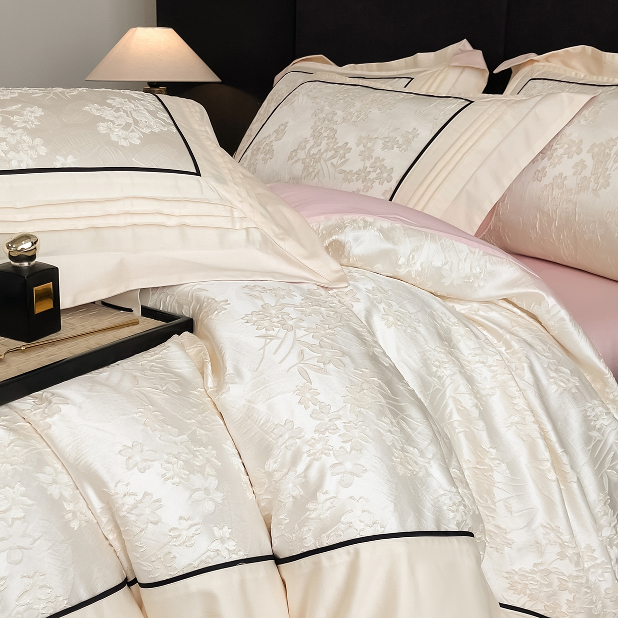 91家纺网 家纺一手货源 找家纺 （总）置顶家纺 2025新款洛神系列亲肤提花拼角压框四件套