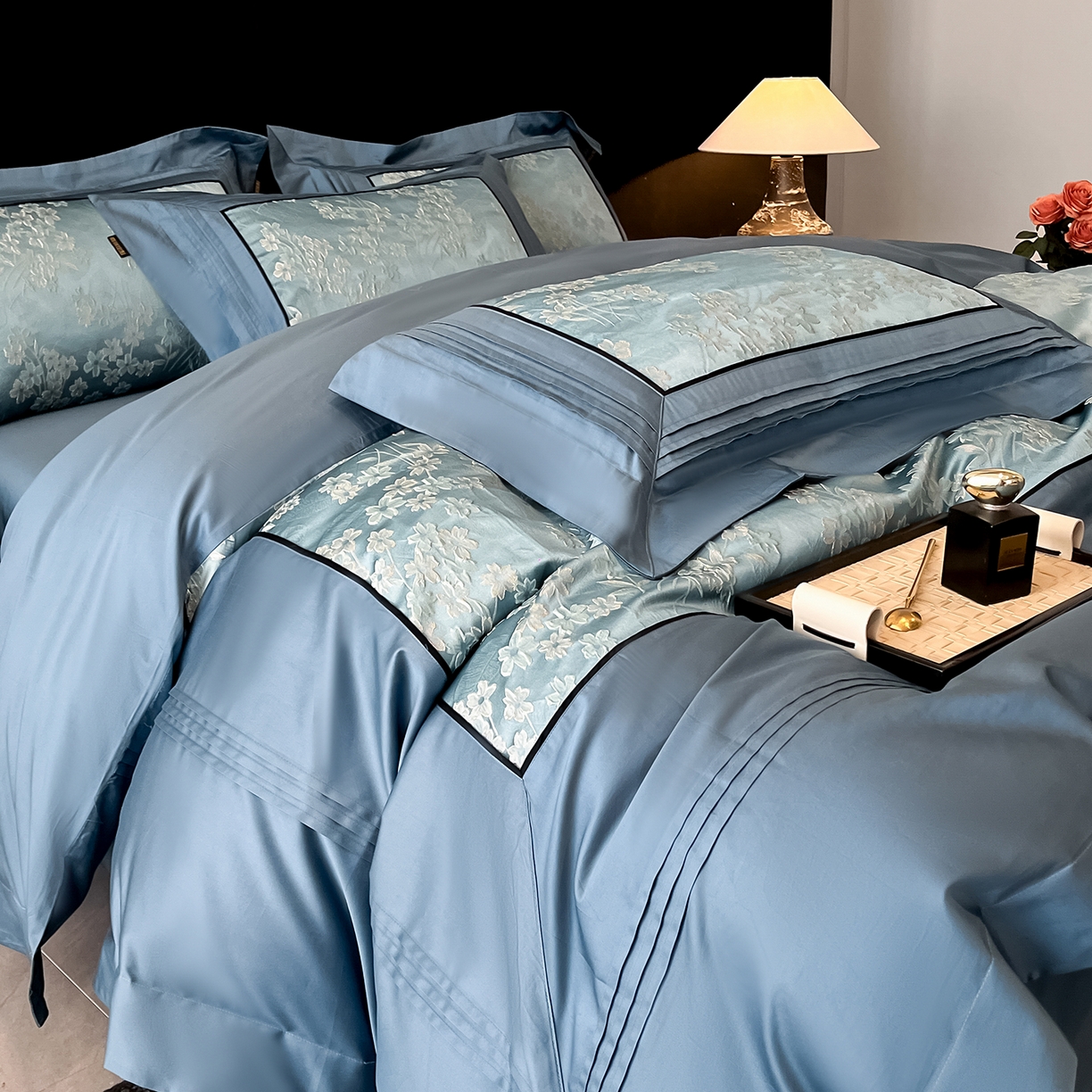 91家纺网 家纺一手货源 找家纺 置顶家纺 2025新款洛神系列亲肤提花拼角压框四件套 洛神-碧蓝