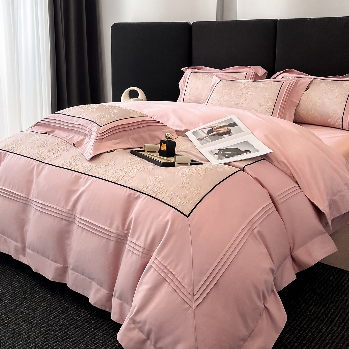 91家纺网 家纺一手货源 找家纺 置顶家纺 2025新款洛神系列亲肤提花拼角压框四件套 洛神-豆沙紫