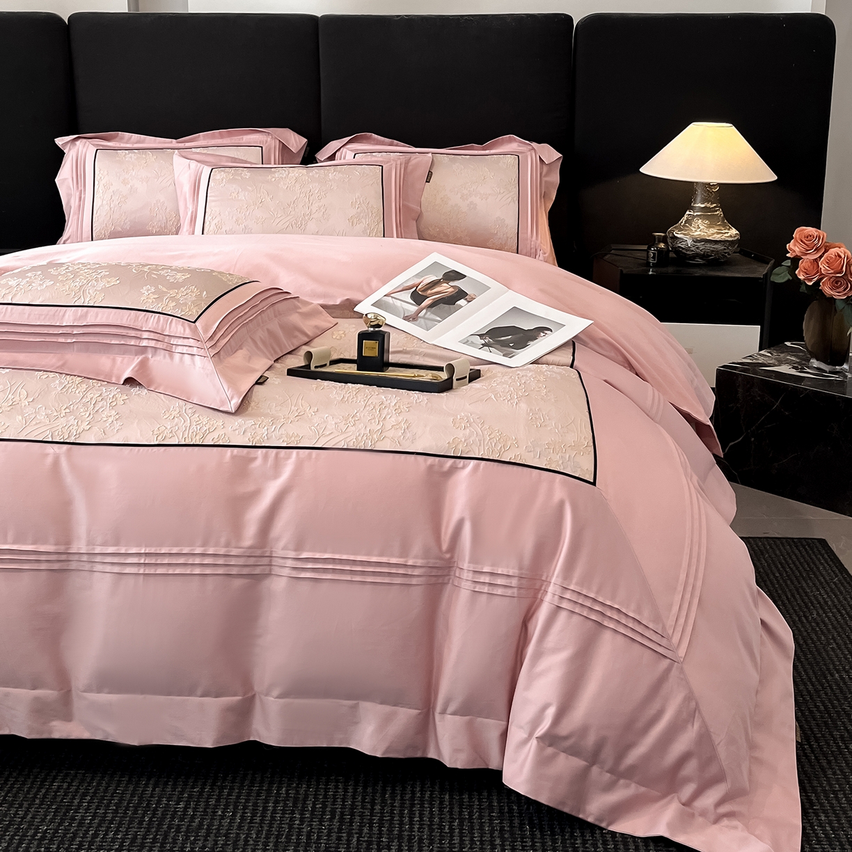 91家纺网 家纺一手货源 找家纺 置顶家纺 2025新款洛神系列亲肤提花拼角压框四件套 洛神-豆沙紫