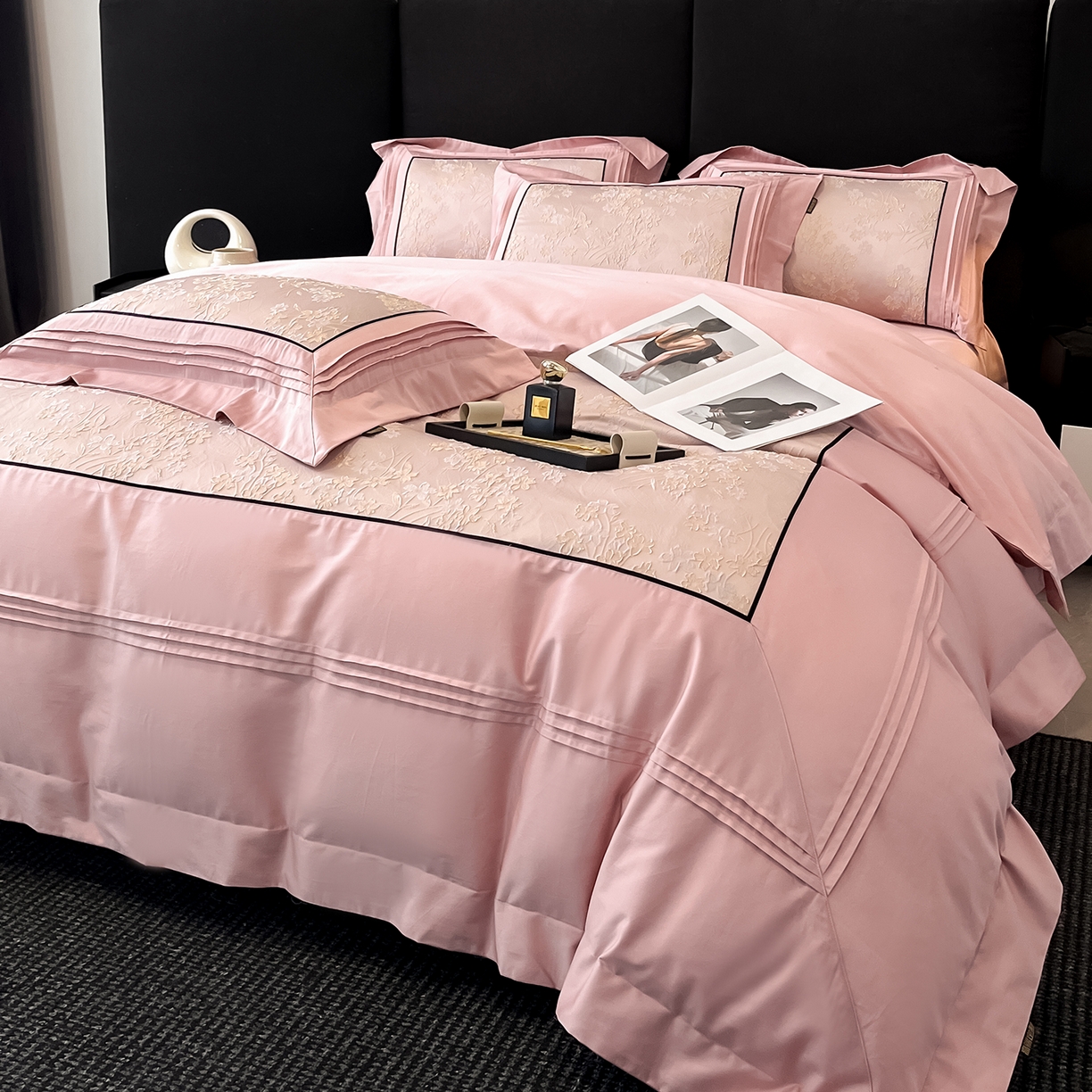 91家纺网 家纺一手货源 找家纺 置顶家纺 2025新款洛神系列亲肤提花拼角压框四件套 洛神-豆沙紫