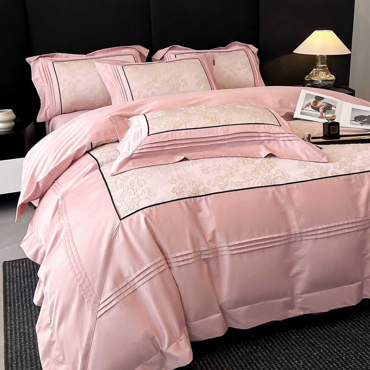 91家纺网 家纺一手货源 找家纺 置顶家纺 2025新款洛神系列亲肤提花拼角压框四件套 洛神-豆沙紫