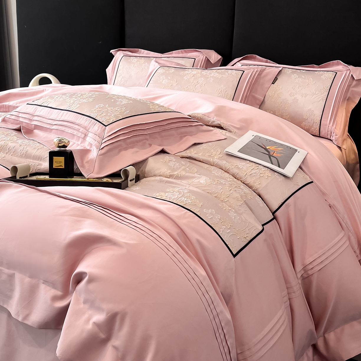 91家纺网 家纺一手货源 找家纺 置顶家纺 2025新款洛神系列亲肤提花拼角压框四件套 洛神-豆沙紫