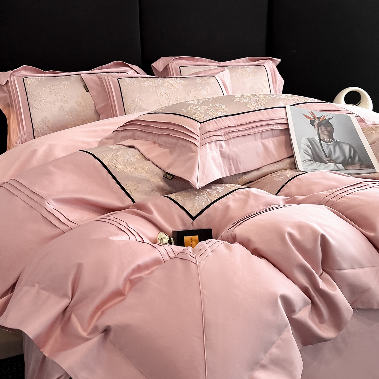 91家纺网 家纺一手货源 找家纺 置顶家纺 2025新款洛神系列亲肤提花拼角压框四件套 洛神-豆沙紫