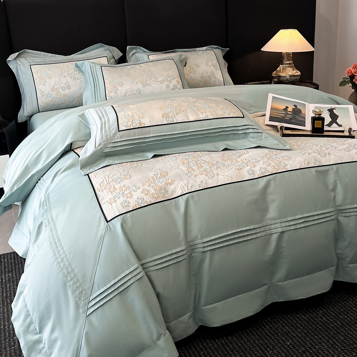 91家纺网 家纺一手货源 找家纺 置顶家纺 2025新款洛神系列亲肤提花拼角压框四件套 洛神-梵星蓝