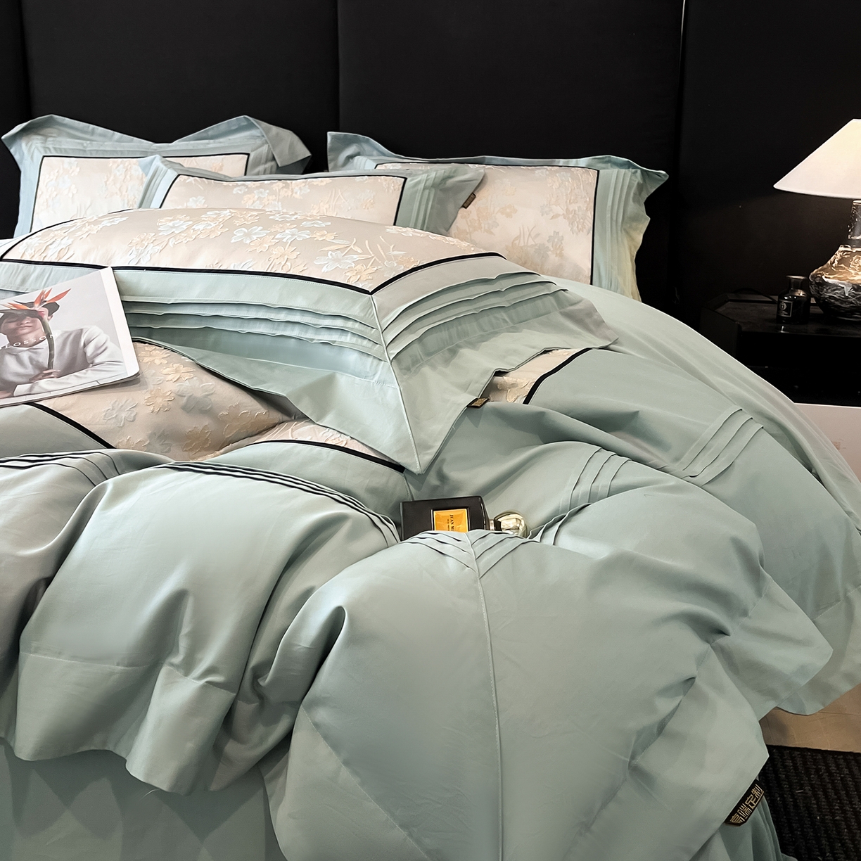 91家纺网 家纺一手货源 找家纺 置顶家纺 2025新款洛神系列亲肤提花拼角压框四件套 洛神-梵星蓝