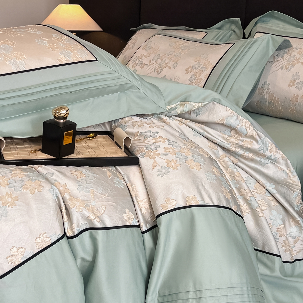 91家纺网 家纺一手货源 找家纺 置顶家纺 2025新款洛神系列亲肤提花拼角压框四件套 洛神-梵星蓝