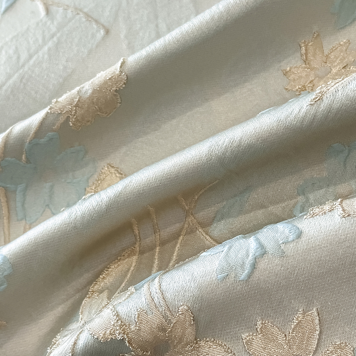 91家纺网 家纺一手货源 找家纺 置顶家纺 2025新款洛神系列亲肤提花拼角压框四件套 洛神-梵星蓝