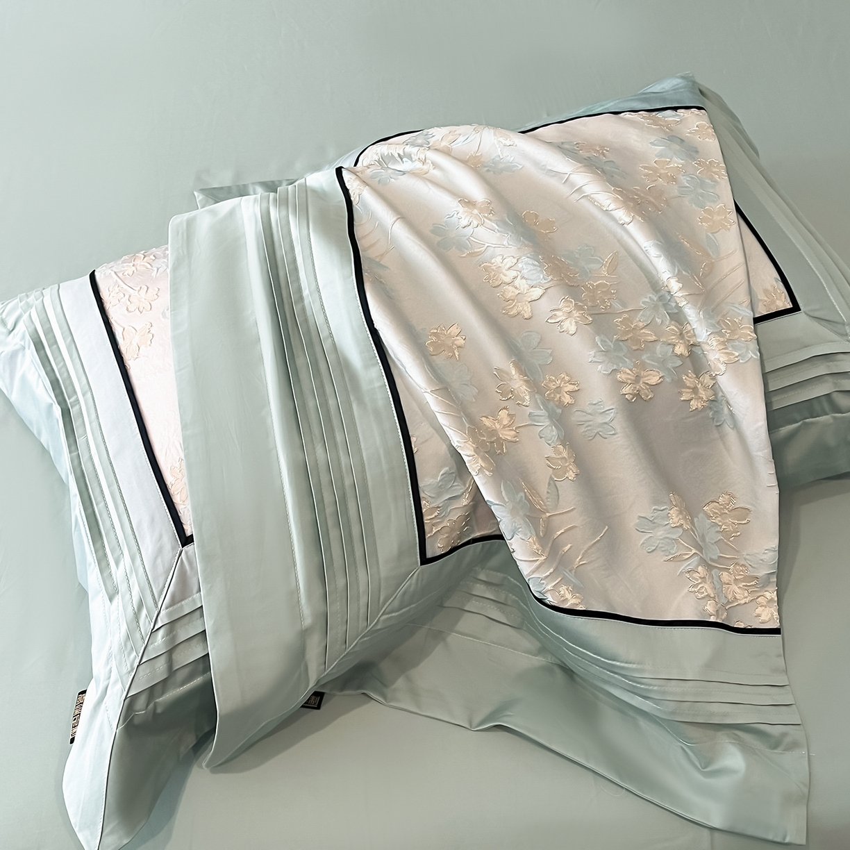 91家纺网 家纺一手货源 找家纺 置顶家纺 2025新款洛神系列亲肤提花拼角压框四件套 洛神-梵星蓝