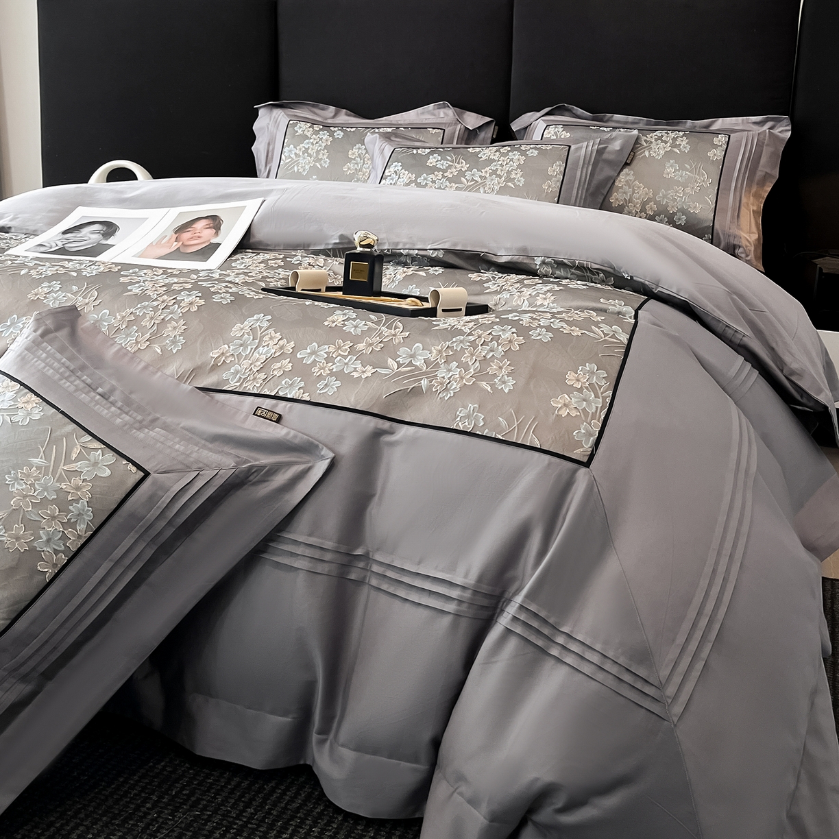 91家纺网 家纺一手货源 找家纺 置顶家纺 2025新款洛神系列亲肤提花拼角压框四件套 洛神-高级灰