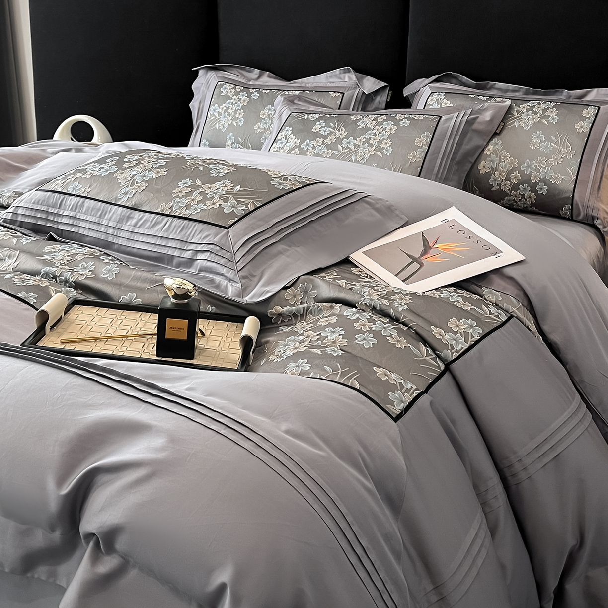91家纺网 家纺一手货源 找家纺 置顶家纺 2025新款洛神系列亲肤提花拼角压框四件套 洛神-高级灰