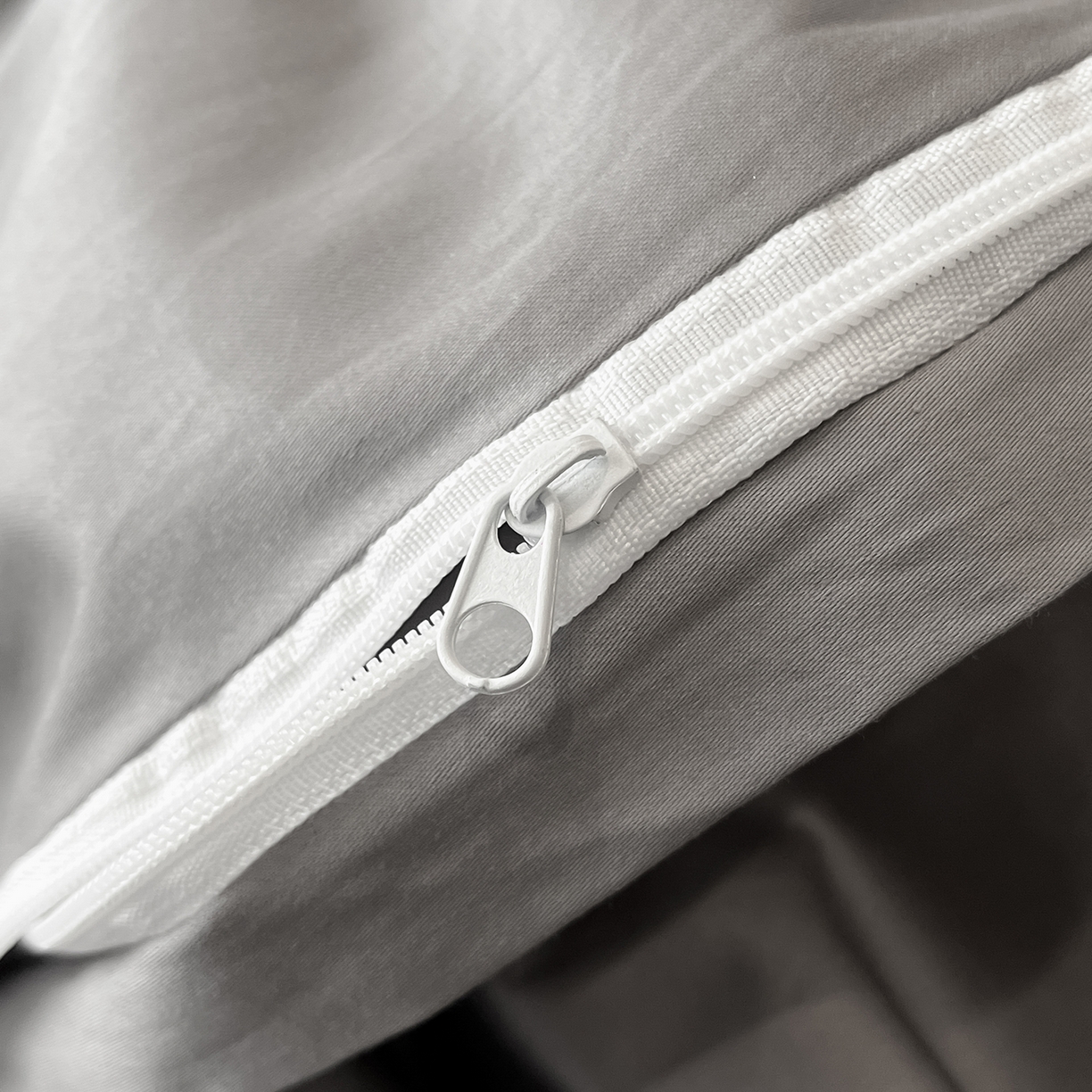 91家纺网 家纺一手货源 找家纺 置顶家纺 2025新款洛神系列亲肤提花拼角压框四件套 洛神-高级灰