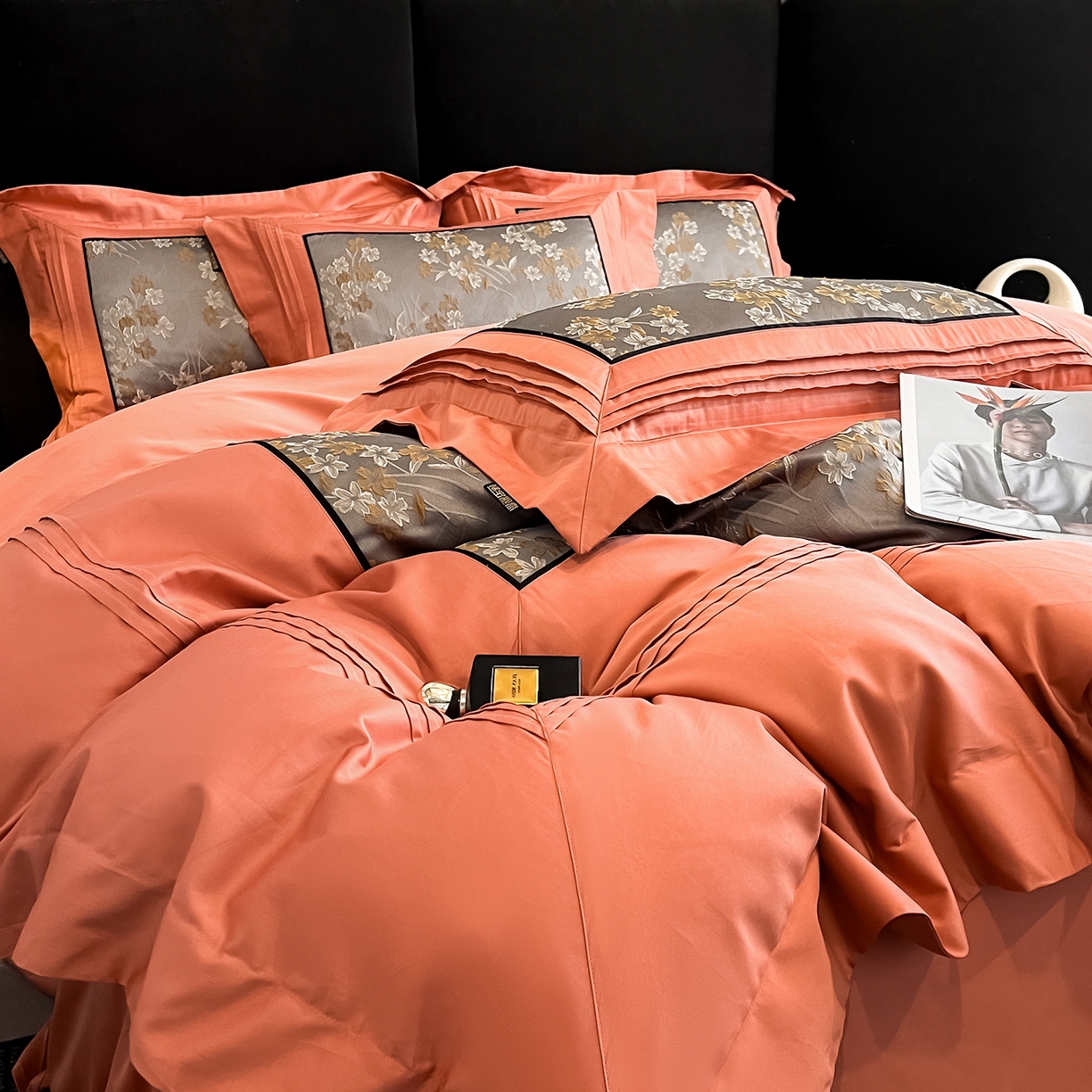 91家纺网 家纺一手货源 找家纺 置顶家纺 2025新款洛神系列亲肤提花拼角压框四件套 洛神-摩根橘