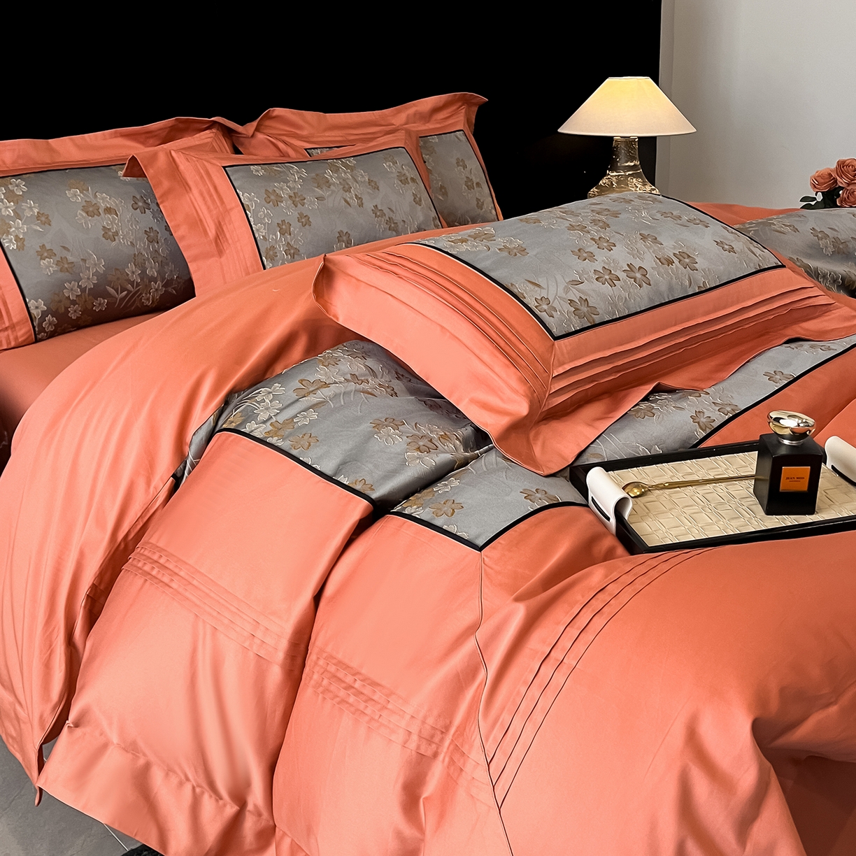 91家纺网 家纺一手货源 找家纺 置顶家纺 2025新款洛神系列亲肤提花拼角压框四件套 洛神-摩根橘