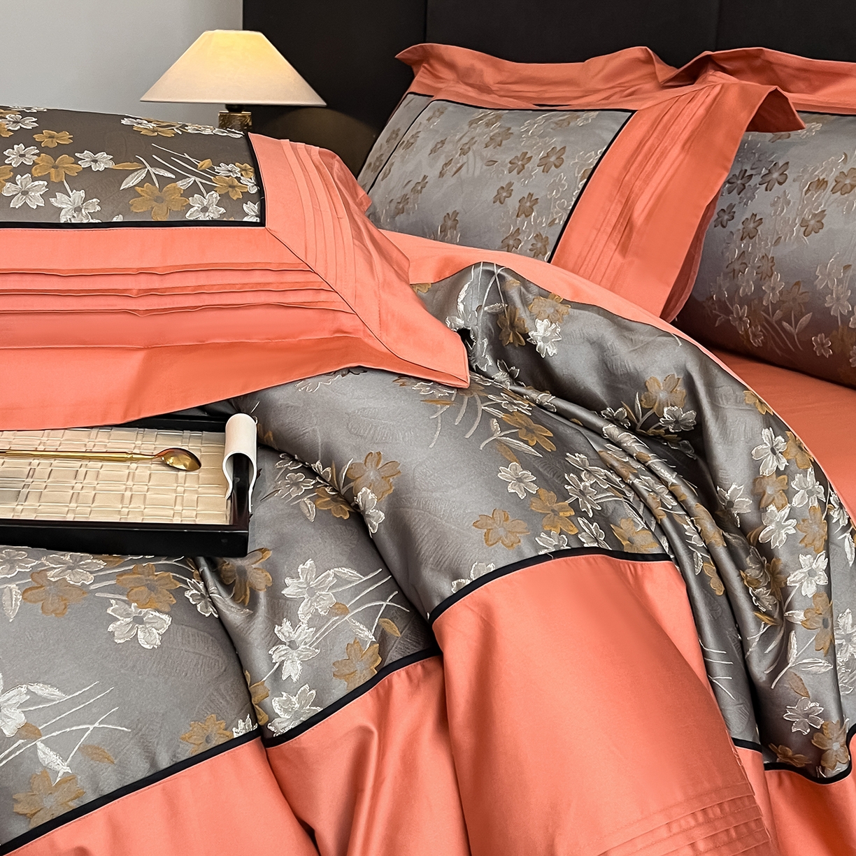 91家纺网 家纺一手货源 找家纺 置顶家纺 2025新款洛神系列亲肤提花拼角压框四件套 洛神-摩根橘