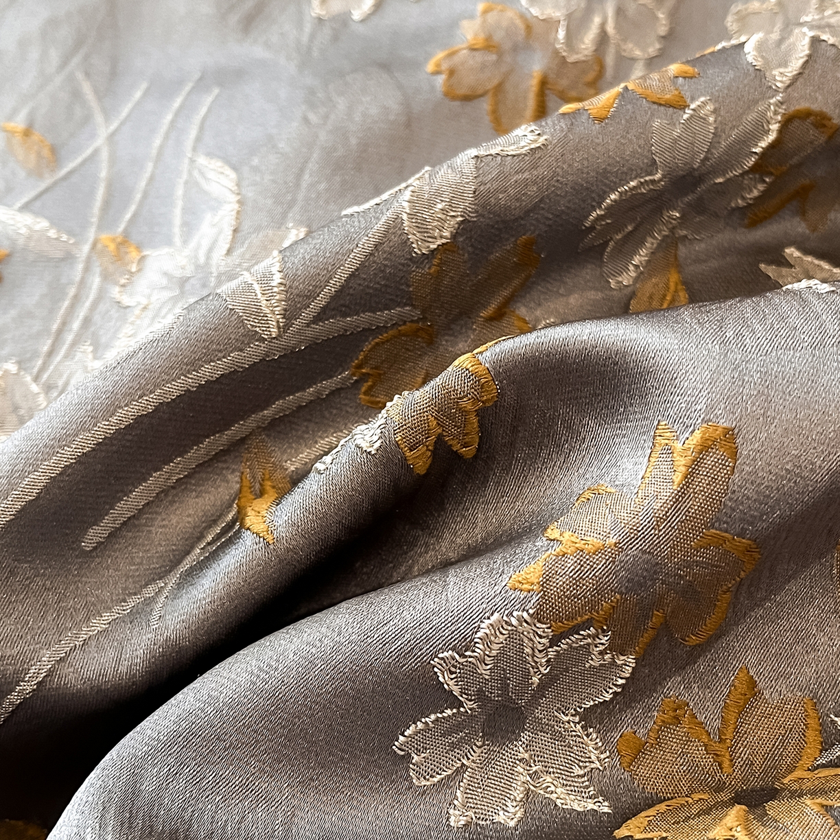 91家纺网 家纺一手货源 找家纺 置顶家纺 2025新款洛神系列亲肤提花拼角压框四件套 洛神-摩根橘