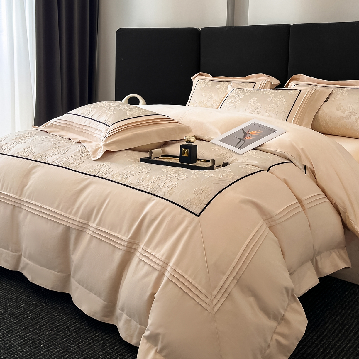 91家纺网 家纺一手货源 找家纺 置顶家纺 2025新款洛神系列亲肤提花拼角压框四件套 洛神-浅香槟