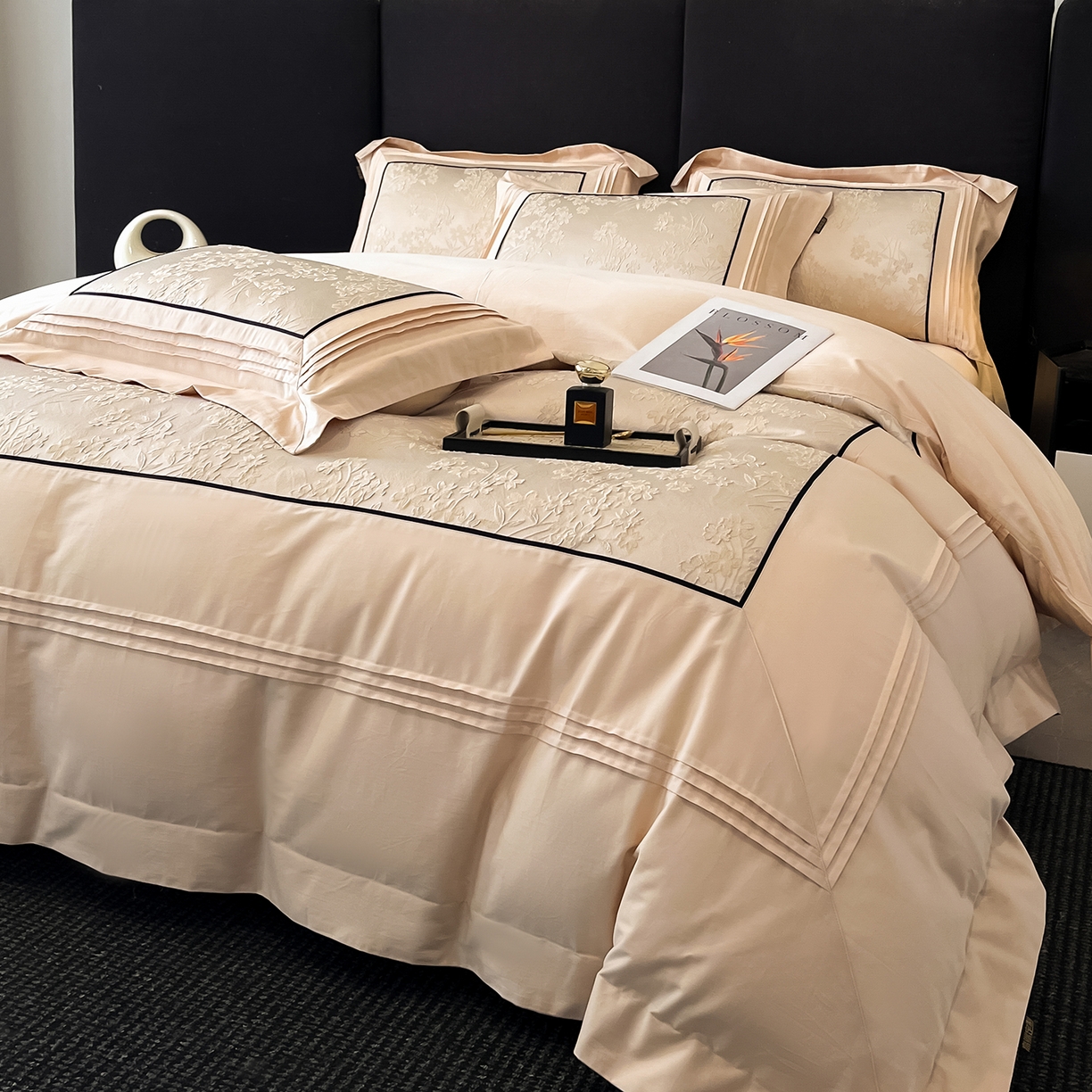 91家纺网 家纺一手货源 找家纺 置顶家纺 2025新款洛神系列亲肤提花拼角压框四件套 洛神-浅香槟