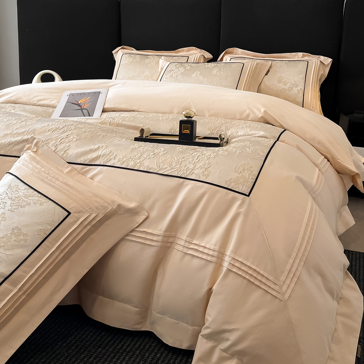 91家纺网 家纺一手货源 找家纺 置顶家纺 2025新款洛神系列亲肤提花拼角压框四件套 洛神-浅香槟