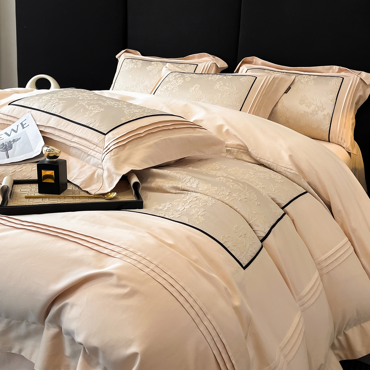 91家纺网 家纺一手货源 找家纺 置顶家纺 2025新款洛神系列亲肤提花拼角压框四件套 洛神-浅香槟