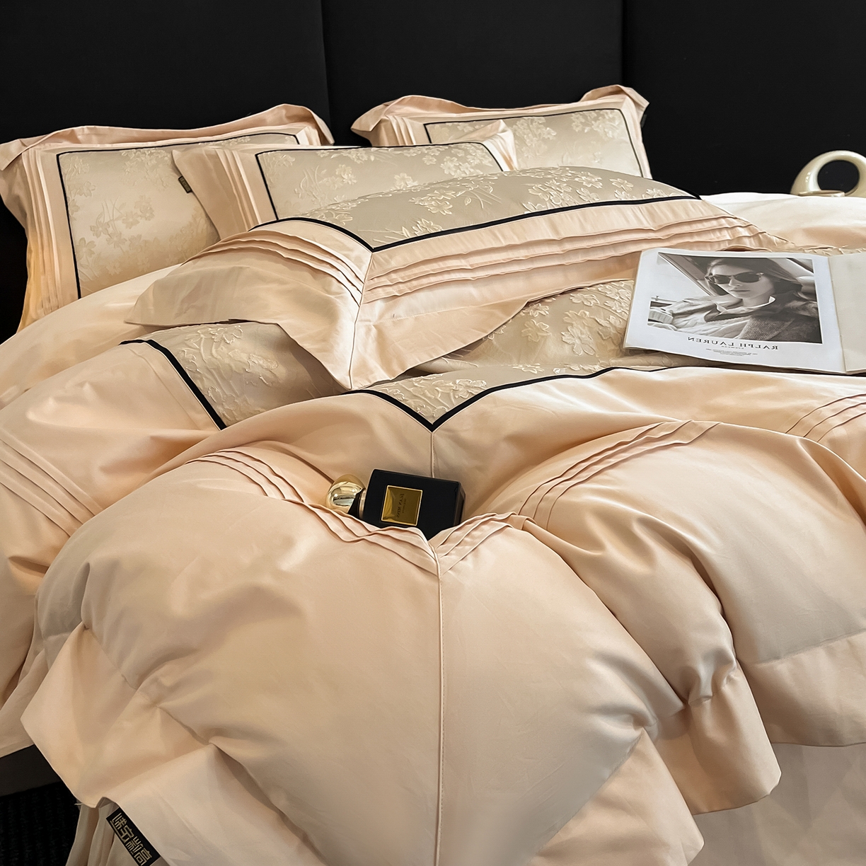 91家纺网 家纺一手货源 找家纺 置顶家纺 2025新款洛神系列亲肤提花拼角压框四件套 洛神-浅香槟