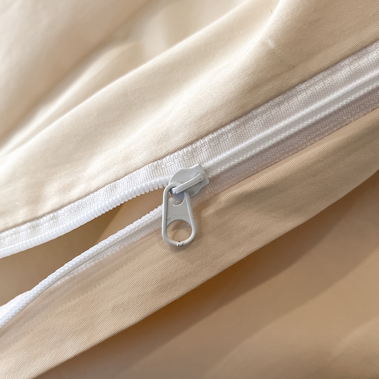 91家纺网 家纺一手货源 找家纺 置顶家纺 2025新款洛神系列亲肤提花拼角压框四件套 洛神-浅香槟