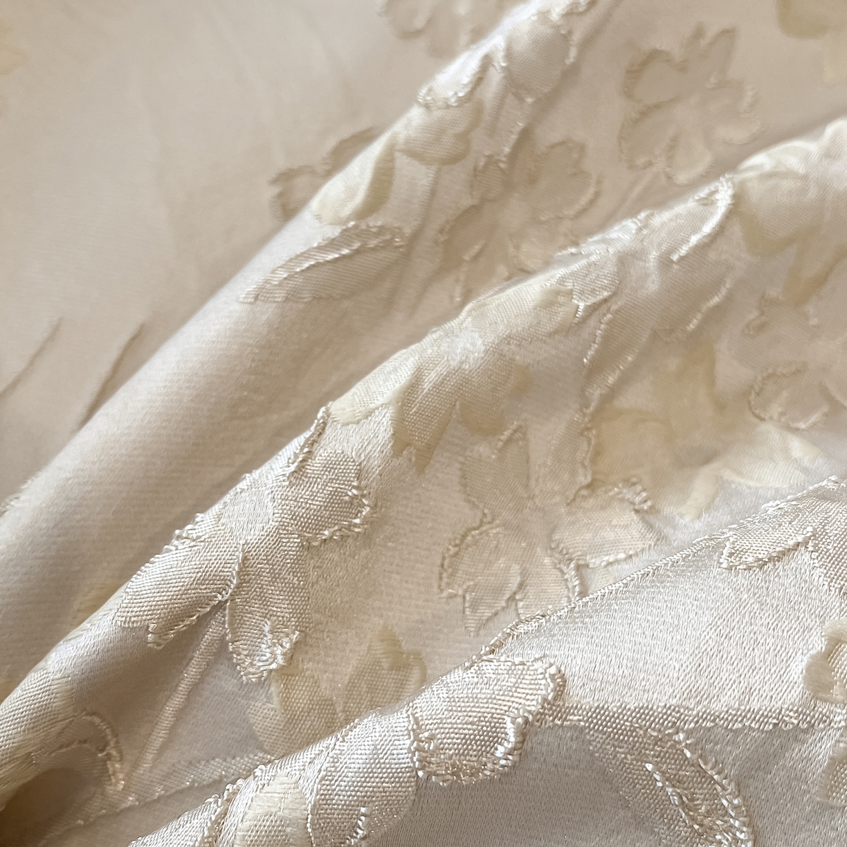 91家纺网 家纺一手货源 找家纺 置顶家纺 2025新款洛神系列亲肤提花拼角压框四件套 洛神-浅香槟