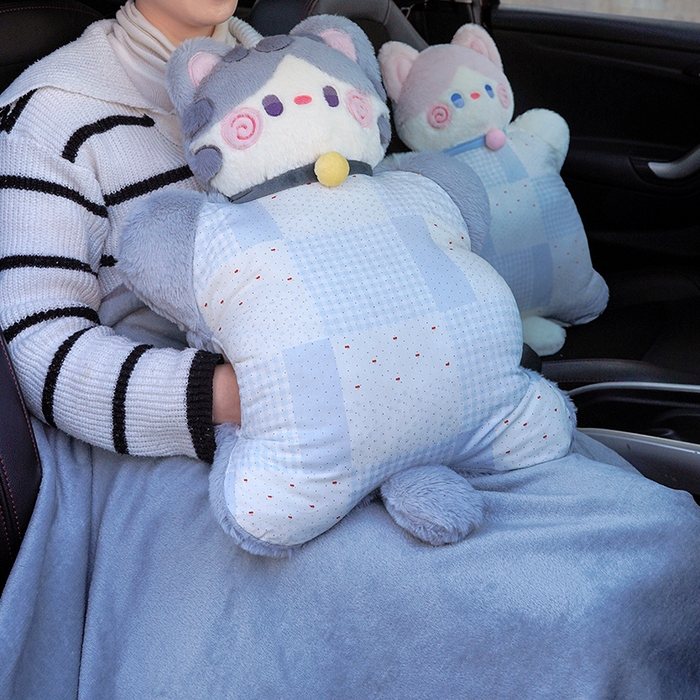 91家纺网 家纺一手货源 找家纺 仟亿莱 2025新款抱抱猫豆袋三用玩偶抱枕 三用奶咖猫