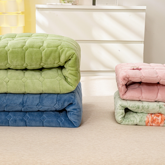 91家纺网 家纺一手货源 找家纺 女子家纺 2025新款全消光牛奶绒床垫 组合图