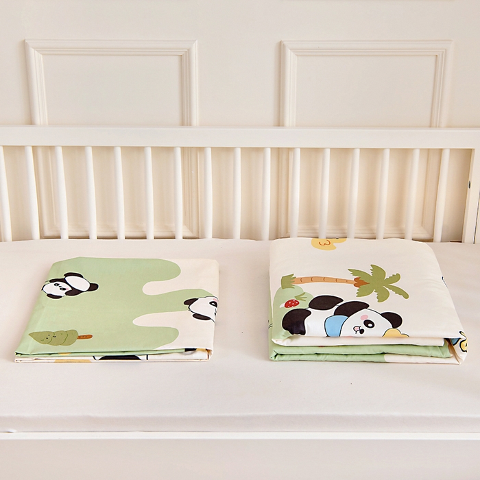 91家纺网 家纺一手货源 找家纺 芭伯妮 2026新款全棉AB版幼儿园三件套宝宝午睡被子六件套儿童被套多件套（第一批） 熊猫鸭鸭乐-绿