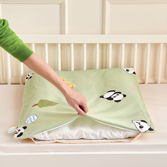 91家纺网 家纺一手货源 找家纺 芭伯妮 2026新款全棉AB版幼儿园三件套宝宝午睡被子六件套儿童被套多件套（第一批） 熊猫鸭鸭乐-绿