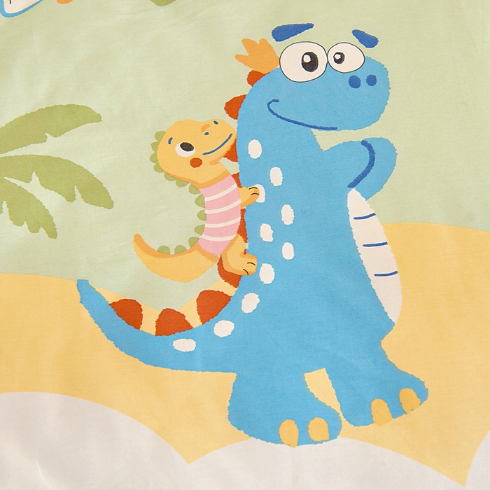 91家纺网 家纺一手货源 找家纺 芭伯妮 2026新款全棉AB版幼儿园三件套宝宝午睡被子六件套儿童被套多件套（第一批） 度假恐龙-绿