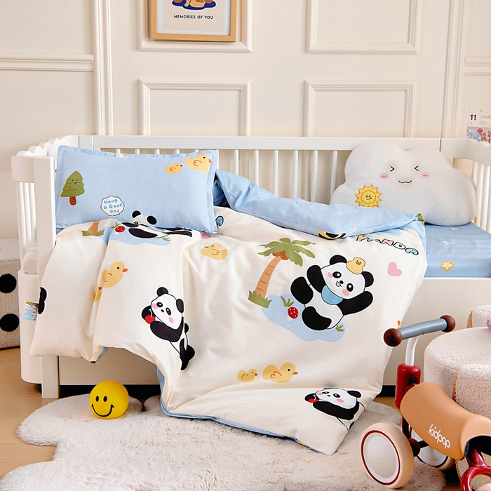 91家纺网 家纺一手货源 找家纺 芭伯妮 2026新款全棉AB版幼儿园三件套宝宝午睡被子六件套儿童被套多件套（第一批） 熊猫鸭鸭乐-蓝